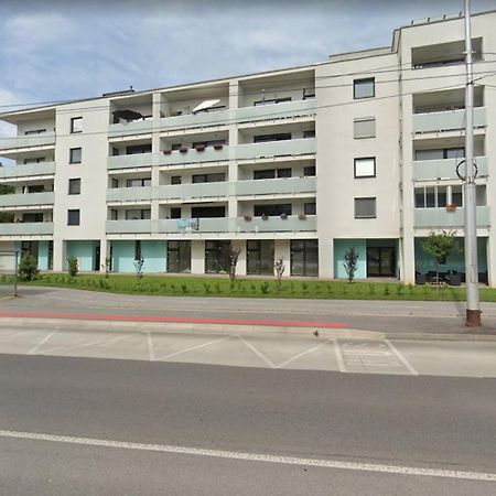 Alure Residences 1 & 24H Self Check-In, Free Parking In Front Of The Apartment Building, New Building, Terrace, Cafe With Breakfast In The Apartment Building, Next To The Aqua Park Banská Bystrica Eksteriør billede
