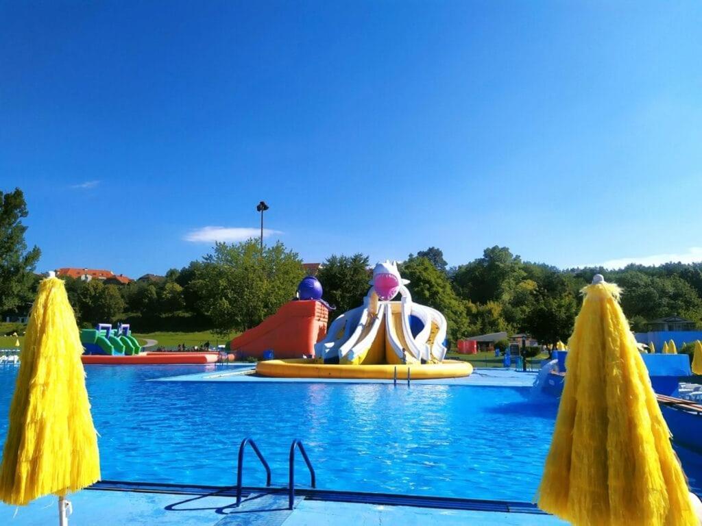 Alure Residences 1 & 24H Self Check-In, Free Parking In Front Of The Apartment Building, New Building, Terrace, Cafe With Breakfast In The Apartment Building, Next To The Aqua Park Banská Bystrica Eksteriør billede